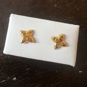 Gold Floral Stud 18k real gold